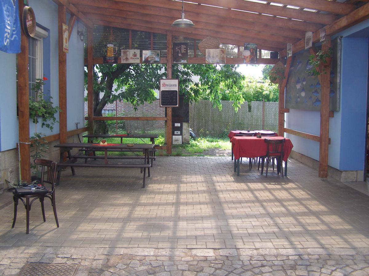 Klub U Námořníka Dvůr Králové nad Labem Exterior foto
