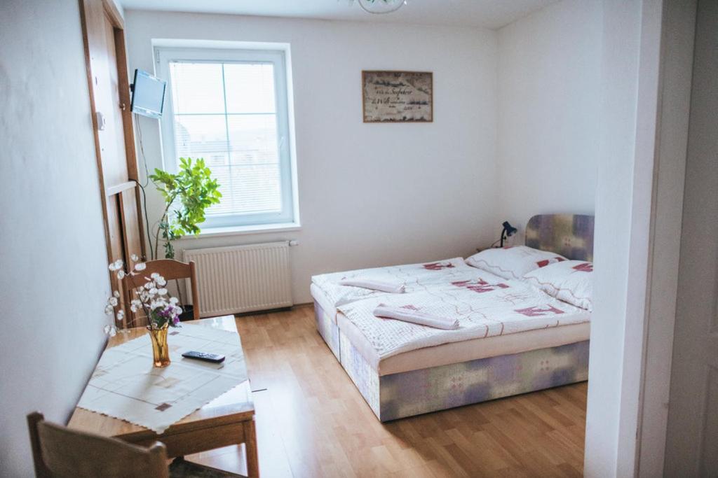 Klub U Námořníka Dvůr Králové nad Labem Exterior foto